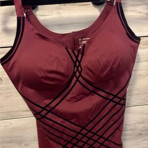 Silhouette Shaping Cami in burgundy